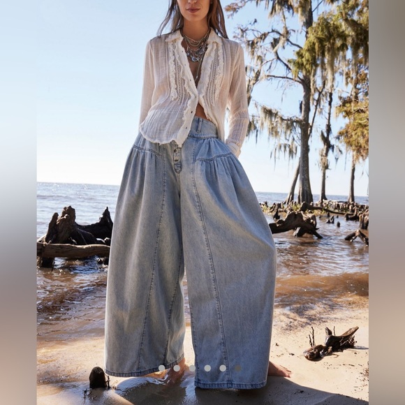 Free People Pants - Free People We The Free Blossom Pull On Jeans sz M